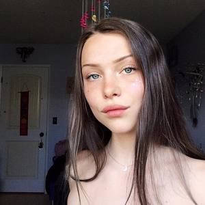 Meet your Posher, Madelyn